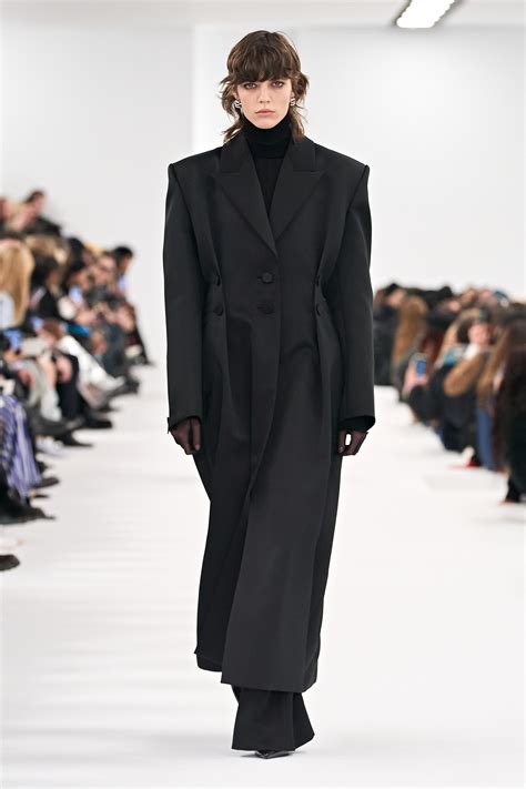 Givenchy Ready to Wear Fall 2011 Vogue Fashion Week Runway 